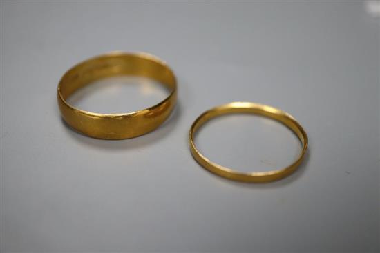 Two 22ct gold wedding bands, gross 4.9g.